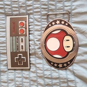 Nintendo Controller & Reversible Mushroom Belt Buckle Bundle